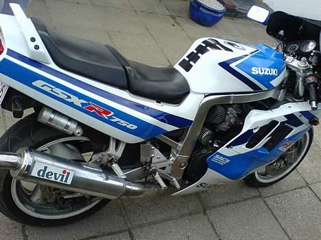 Suzuki Gsx-r 750 -SOLGT- billede 10