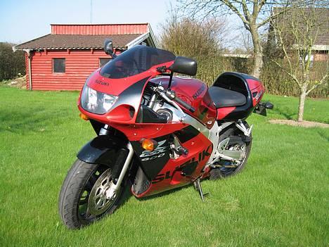 Suzuki GSX-R 600 ~sælges~ - sweet new toy ;) billede 1
