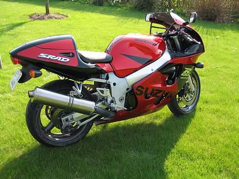 Suzuki GSX-R 600 ~sælges~ - fars baby billede 2