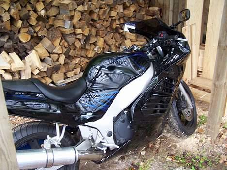 Suzuki RF 600 R billede 14