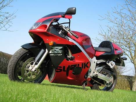 Suzuki GSX-R 600 ~sælges~ billede 4