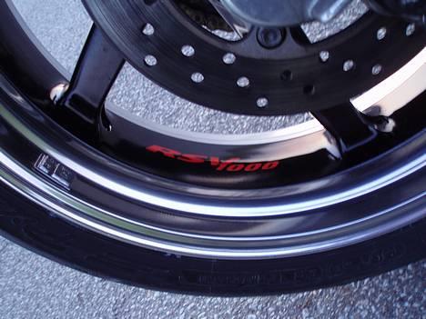 Aprilia RSV 1000 ***SOLGT*** billede 2