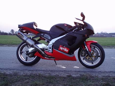 Aprilia RSV 1000 ***SOLGT*** - 2007: med ny potte og gejlet fælge :-) billede 4