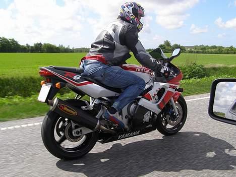 Yamaha YZF R6 - Solgt billede 3