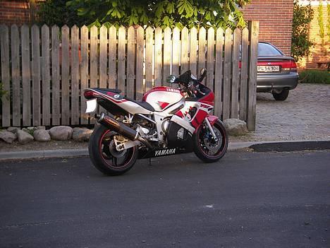 Yamaha YZF R6 - Solgt billede 9