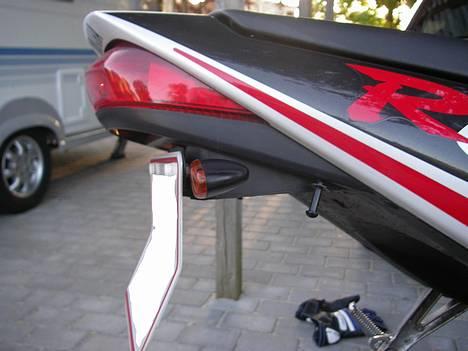 Yamaha YZF R6 - Solgt - Så er nummerpladeholderen blevet revet af, nye blink, nummerplade er flyttet op! billede 15