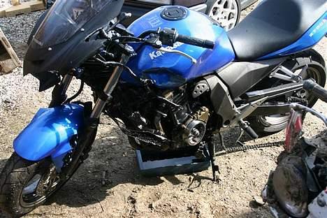 Kawasaki Z750S DØD - Efter mødet med en modkørene bil søndag d. 23/4 billede 6