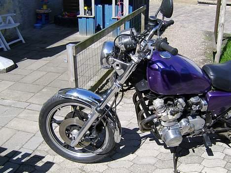 Suzuki GS550L billede 9