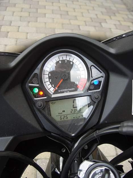 Suzuki SV650Sk5 billede 4