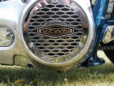 Harley Davidson Custom FX - Skiftede igen igen dæksel på yderprimær, så der kan komme luft til beltdrivet billede 10