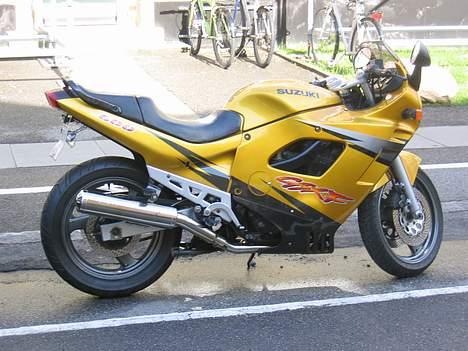 Suzuki GSX 600 F SOLGT billede 4