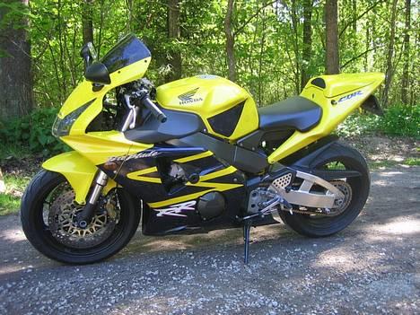 Honda ***CRASHED*** CBR 954RR billede 2