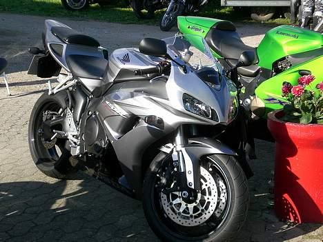 Honda CBR 1000 RR Fireblade billede 2