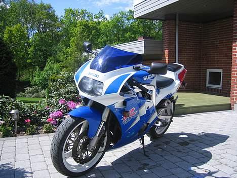 Suzuki GSXR 400 ***SOLGT*** billede 6