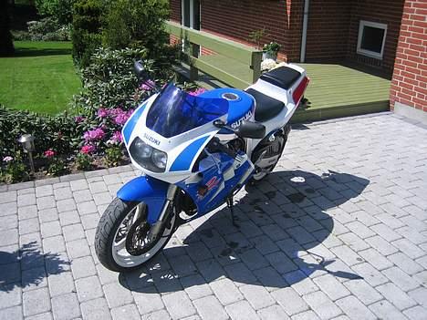 Suzuki GSXR 400 ***SOLGT*** billede 8