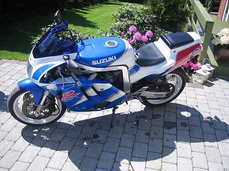 Suzuki GSXR 400 ***SOLGT*** billede 9