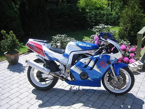 Suzuki GSXR 400 ***SOLGT*** billede 10