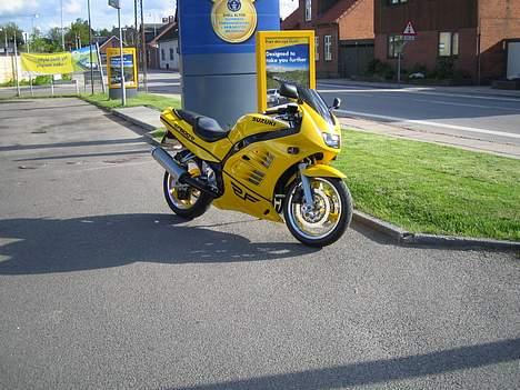 Suzuki RF 400 *Solgt* billede 2