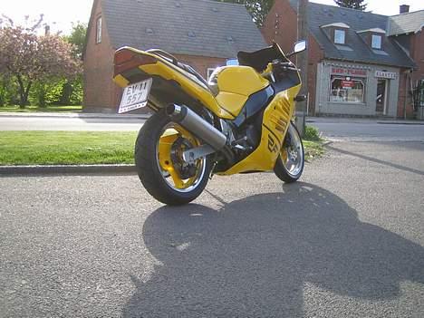 Suzuki RF 400 *Solgt* billede 3