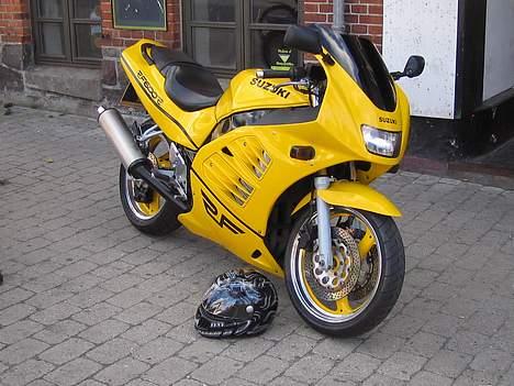 Suzuki RF 400 *Solgt* billede 4