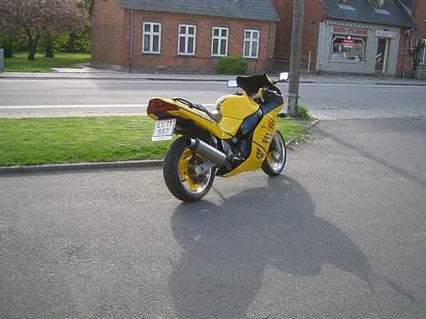 Suzuki RF 400 *Solgt* billede 5