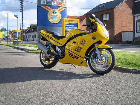 Suzuki RF 400 *Solgt* billede 6