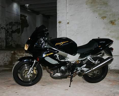 Honda VTR1000 Firestorm billede 5
