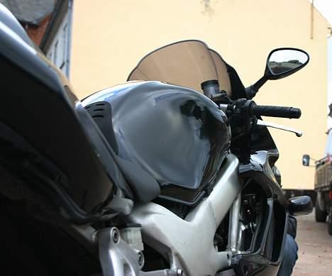 Honda VTR1000 Firestorm billede 10