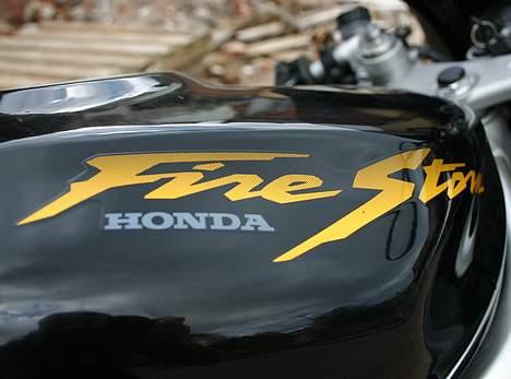 Honda VTR1000 Firestorm billede 13