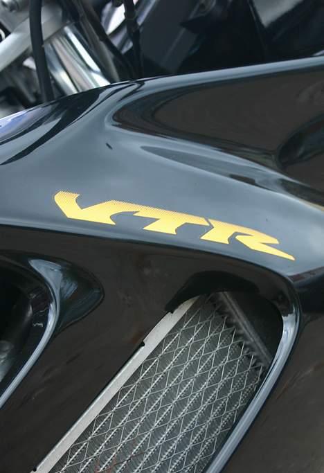 Honda VTR1000 Firestorm billede 14