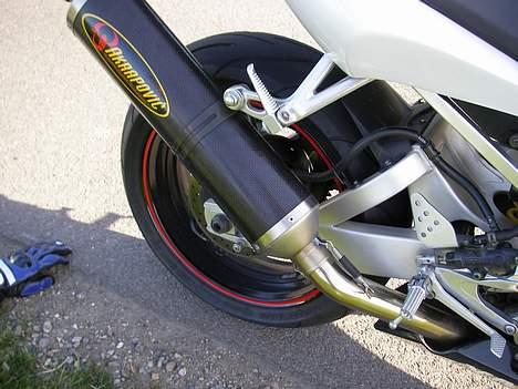 Yamaha YZF R6 - Solgt billede 19