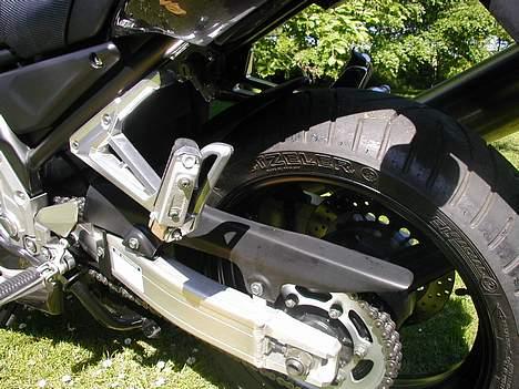 Yamaha FZS 1000 - Hugger købt på ebay, af en fra Tyskland. skal males i samme farve som motorcykel til vinter. billede 6