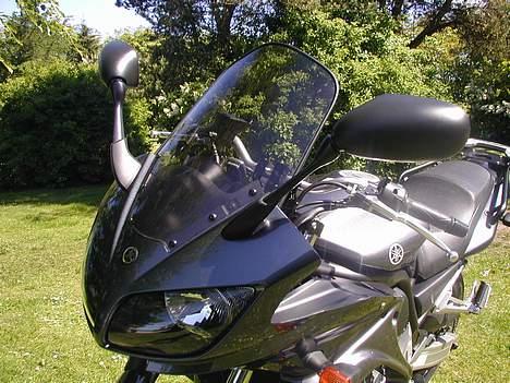 Yamaha FZS 1000 - Givi skærm købt på ebay af en fra Irland det er 11 cm højre og kan ikke købes i Danmark. billede 8