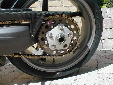 Ducati 998 S  - 1038ccm - Renthal Quickskift pt. med 43 tands 520 alu kædehjul billede 7