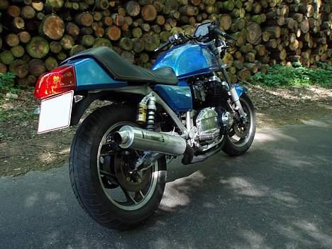 Suzuki Gsx 750 billede 8