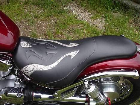 Suzuki Intruder VS 1400 - Sæde fra Granuzzi, købt hos Bike Shoppen i Viborg billede 4