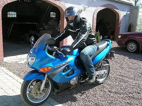Suzuki gsx 600 f billede 4