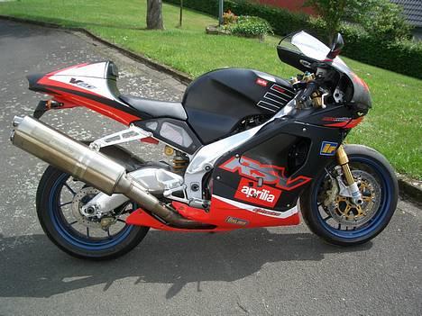 Aprilia *STJÅLET*  SL 1000 Falco - Hvad mon man kan bruge en småskadet tysk Mille R til? billede 14