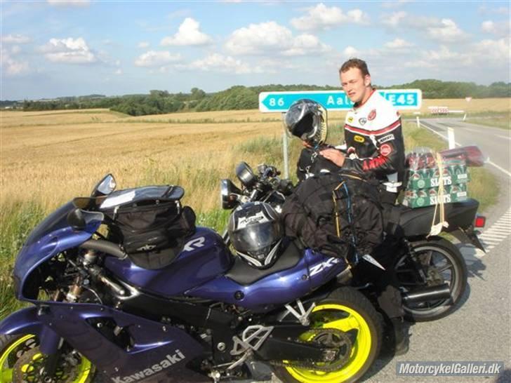 Kawasaki Z1000 J. 1150.  (SOLGT) - Der er hvad der skal være ombor når man skal til træf billede 8