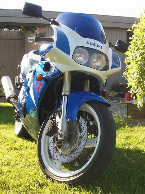 Suzuki GSX-R 400 (SOLGT) billede 2