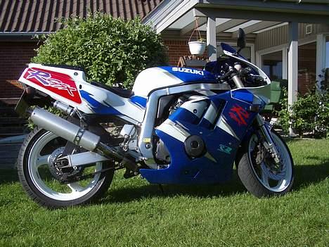 Suzuki GSX-R 400 (SOLGT) billede 3