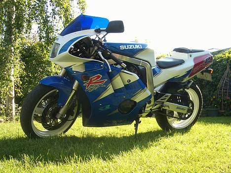 Suzuki GSX-R 400 (SOLGT) billede 4