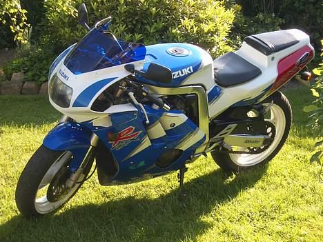 Suzuki GSX-R 400 (SOLGT) billede 5