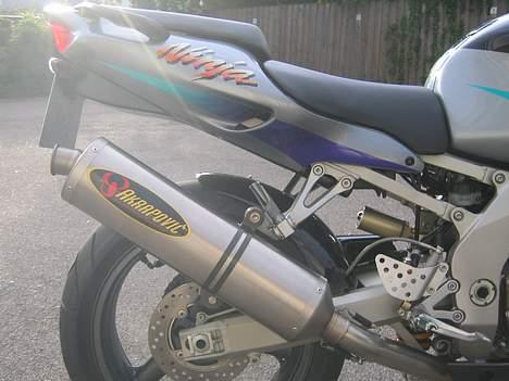 Kawasaki ZX9R billede 2