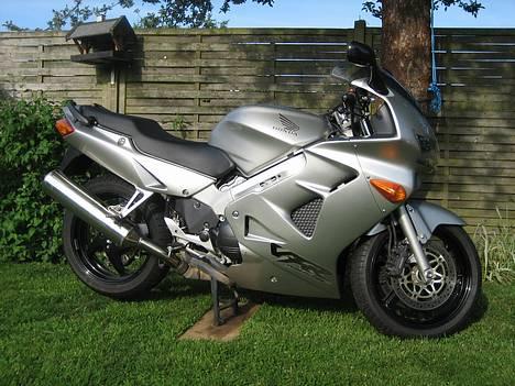 Honda VFR 800 F I SOLGT  - VFR 800 billede 1