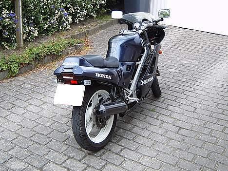 Honda vfr 400 SOLGT billede 3