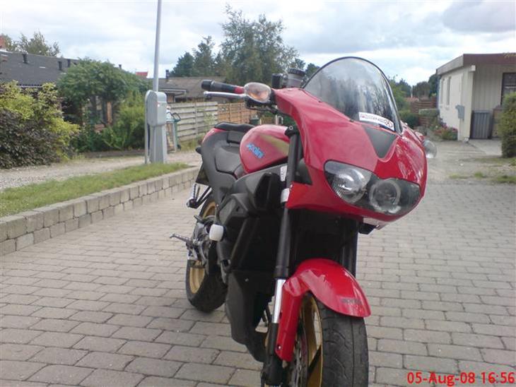 {{currentPhoto.altText}} billede {{currentPhoto.number}}