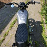 Suzuki GS400 L ** Brat **
