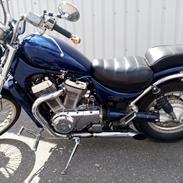 Suzuki Intruder vs 800