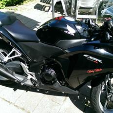 Honda CBR250RA